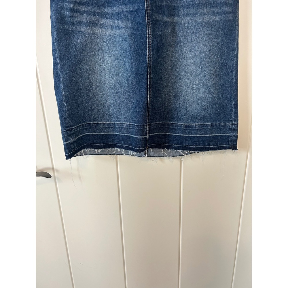 Kut from the Kloth Raw Frayed Hem Modern Western Denim Skirt Size 6 - Picture 3 of 8